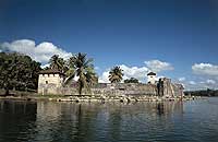Rio Dulce Castillo De San Felipe - photo by INGUAT - Maya Expeditions